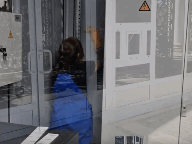 Мытье фасада и остекления