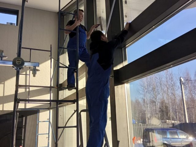 Мытье стандартных окон в офисном центре